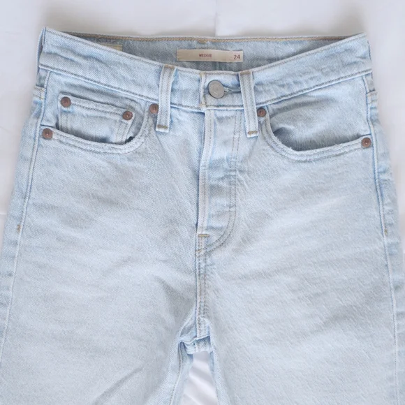 Levi's Light Wash High Rise Wedgie Skinny Ankle Jeans ✨️LIKE NEW✨️ - Picture 6 of 16